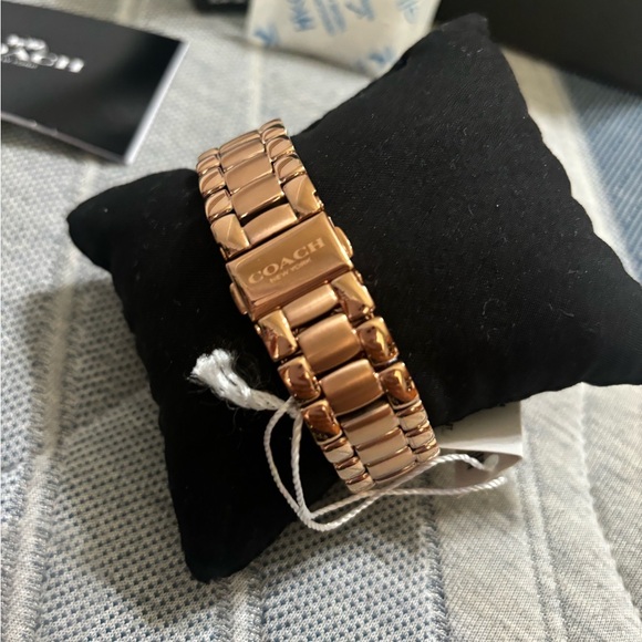 Coach watch rose gold - Picture 7 of 8
